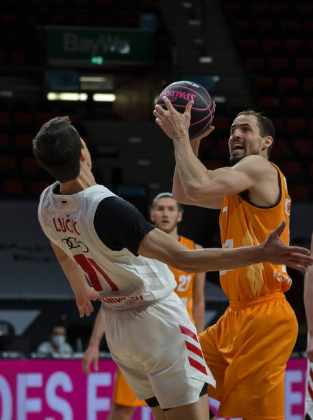 全队一个明 全队一个明